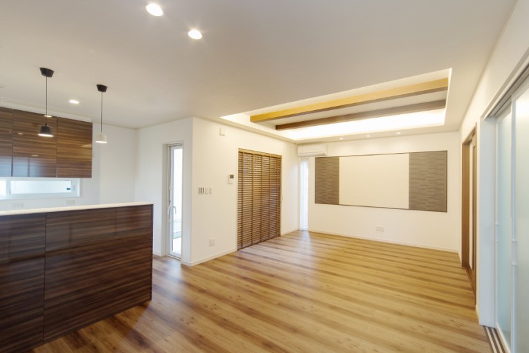 シンプルモダンな外観とのギャップが心地よい住まい｜ステーツ