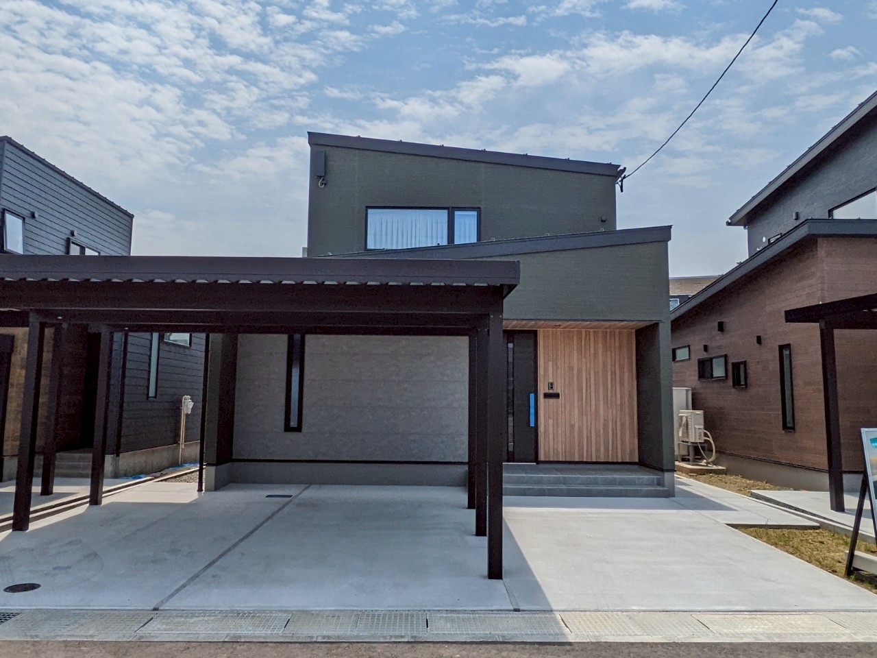 長岡市三和町Ａ　建売住宅　3,698万円 写真1