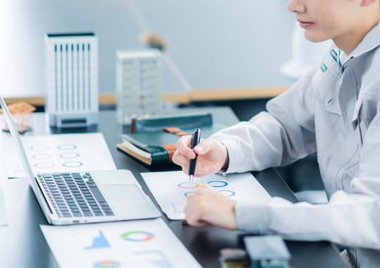 厳しい現場検査で徹底した品質管理イメージ