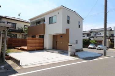 ナチュラルな家の外観事例7選！おしゃれにするポイントや注意点を解説