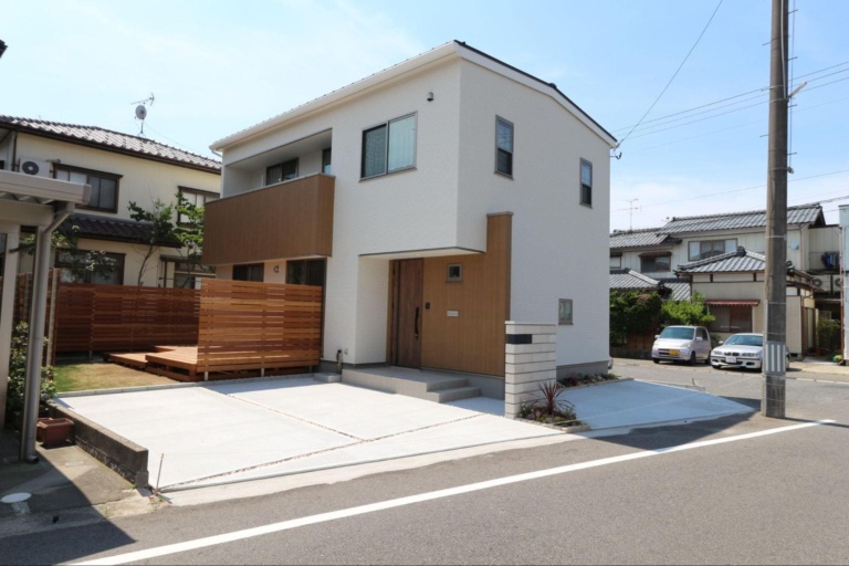 ナチュラルな家の外観事例7選！おしゃれにするポイントや注意点を解説