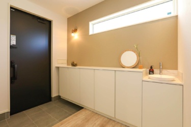 玄関に手洗いを設置するメリット・デメリットや設置事例を紹介