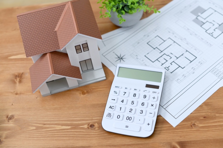 予算1000万円台でコストを抑えた新築一戸建てとは!?メリット・デメリット、間取り事例を紹介