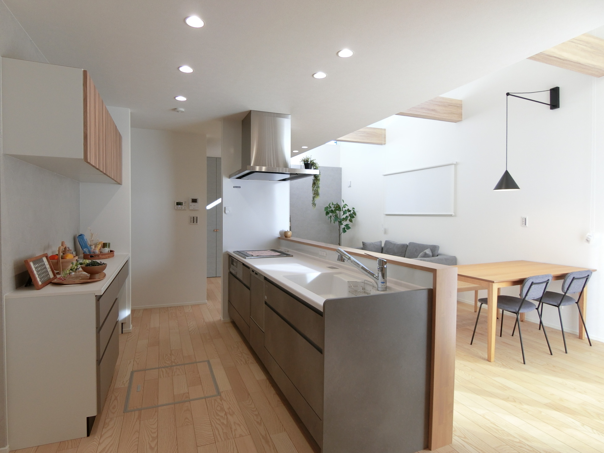 家事ラク！回遊動線が魅力のキッチン