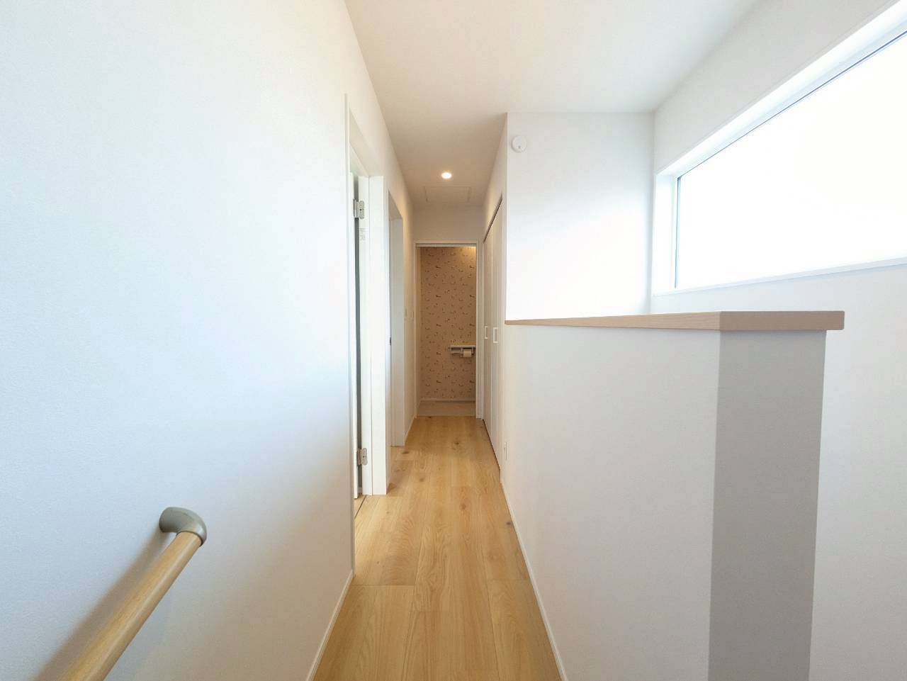 ■２階ホール　
＿子ども部屋・納戸を通ってトイレへ。一直線につながる、無駄のない廊下