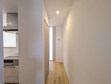 ■回遊型のあるキッチン　
＿行き止まりのない動線と、すっきり収まる収納。