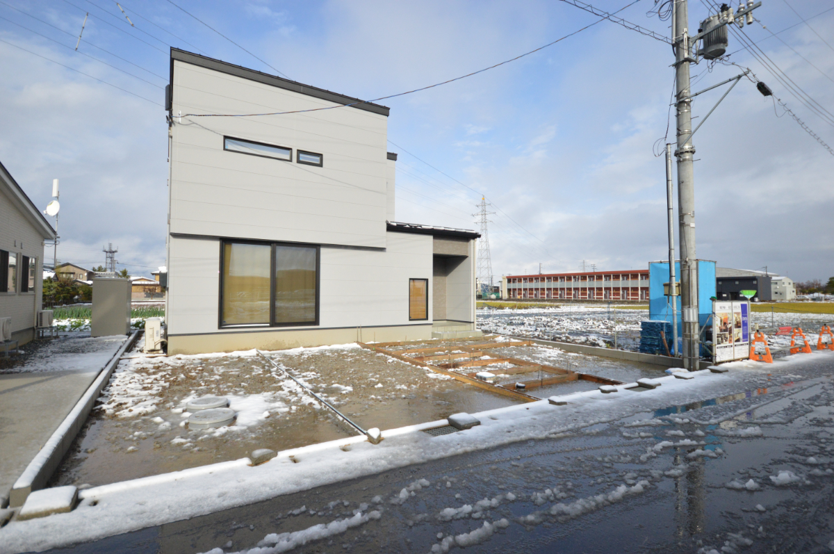 ■外観写真（南西側）