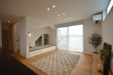 ■リビング・ソファヌック