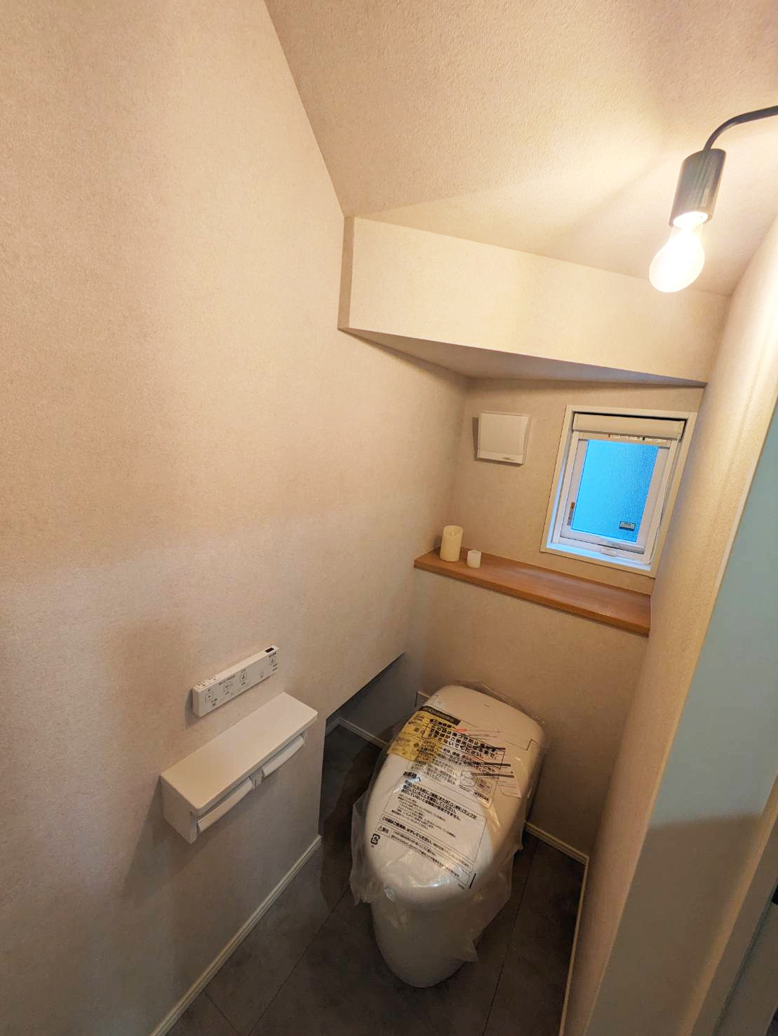 ■１Ｆトイレ
（タンクレスタイプ）