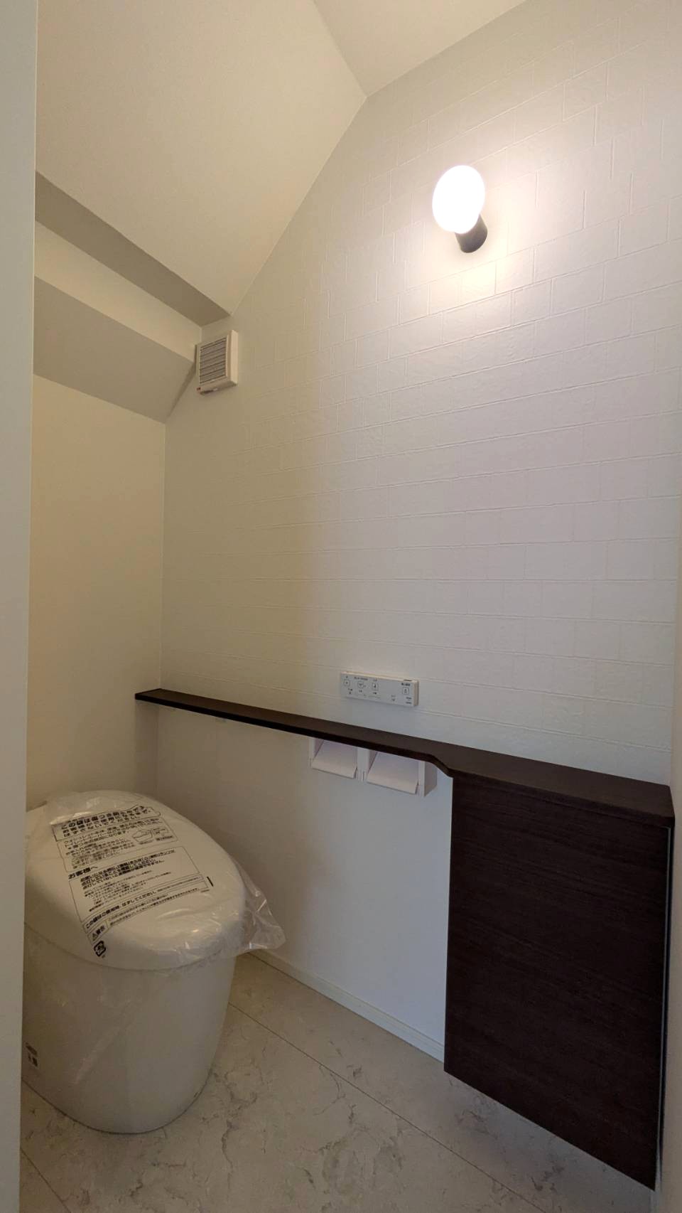 １階トイレ－
１階はおしゃれでお手入れもしやすいタンクレストイレ。