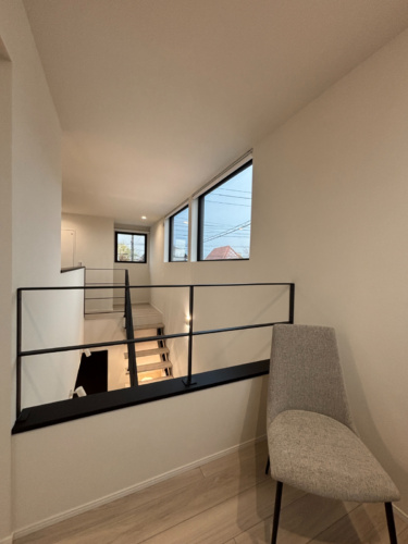 ■眺めのよいオープンな書斎