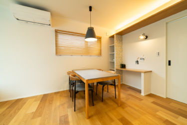 ■ダイニング・スタディコーナー
キッチンと横並びのダイニングは配膳がしやすく、お子様もお手伝いがしやすい人気のレイアウト。