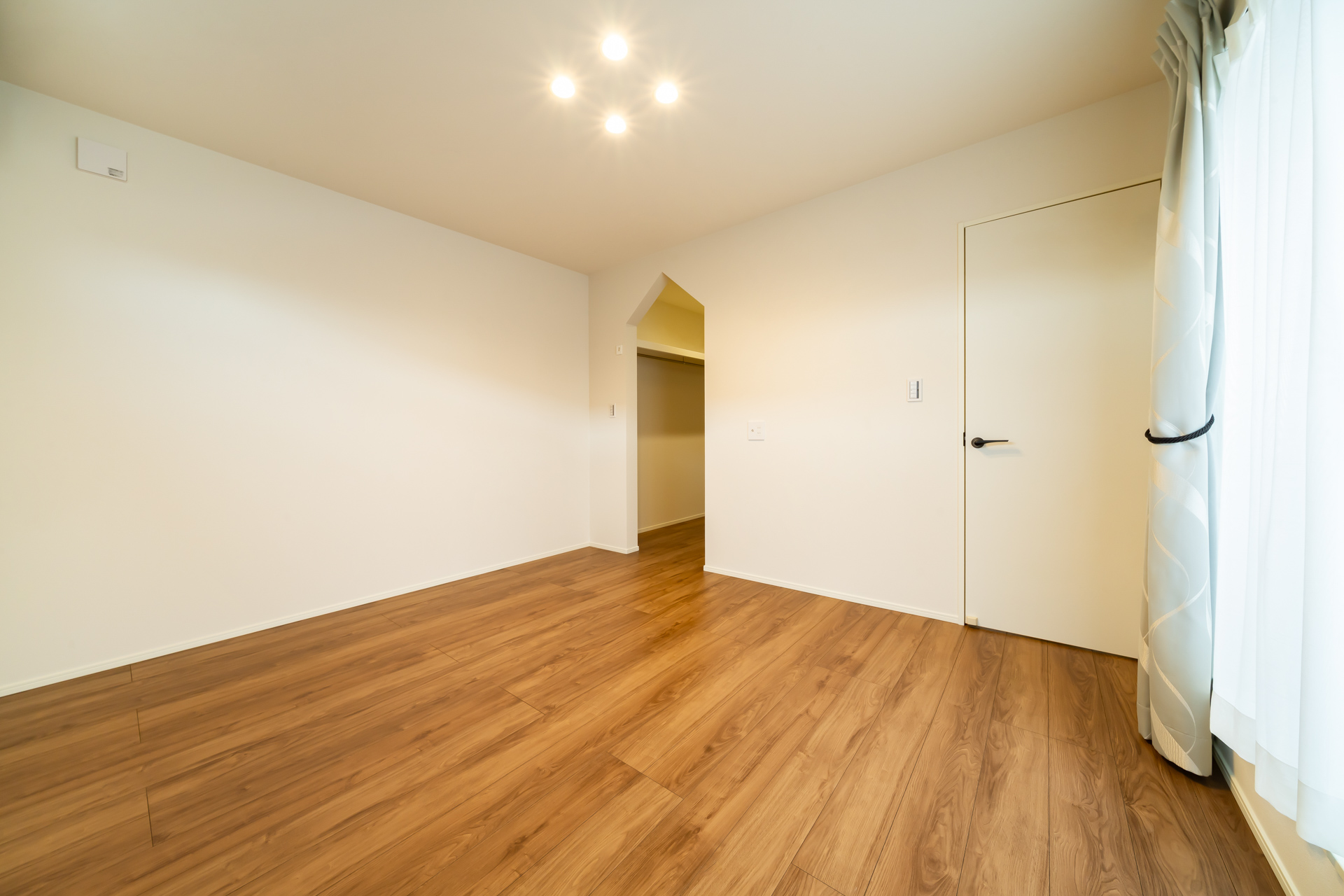 ■寝室・ウォークインクローゼット側