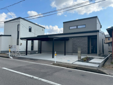 ■現地外観写真（北西側）
※北向きのため写真が少し暗めに写っており、実際の雰囲気とは印象が異なる場合がございます。