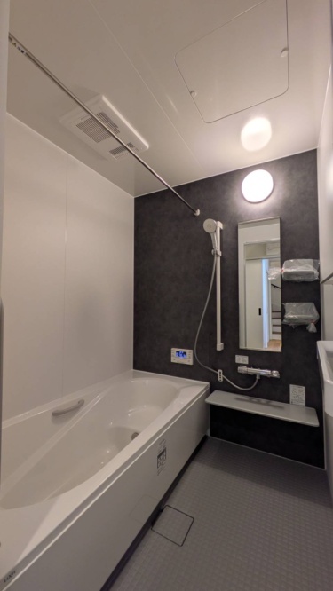 浴室 －
1.0坪のユニットバス。窓なしでお掃除しやすく、換気乾燥暖房機も装備。