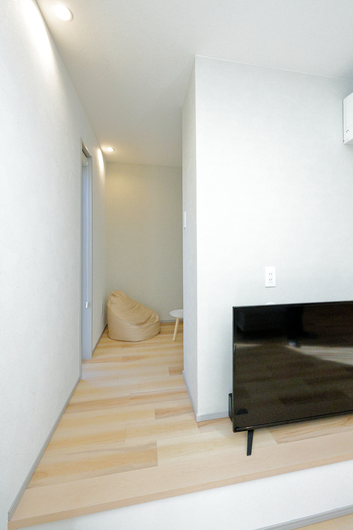 ■テレビスペースの先にある小上がりヌック