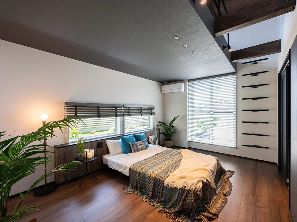 ムードあふれる主寝室