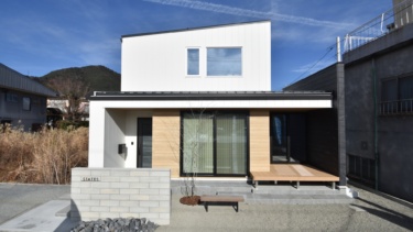 自然と調和し、日々の暮らしにそっと寄り添うモデルハウス（富士吉田市）