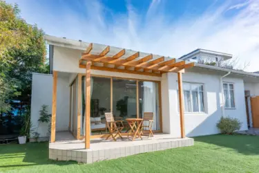 テラスのある平屋の魅力とは。人気の理由、レイアウトの特徴、メリット・デメリット、事例を紹介！