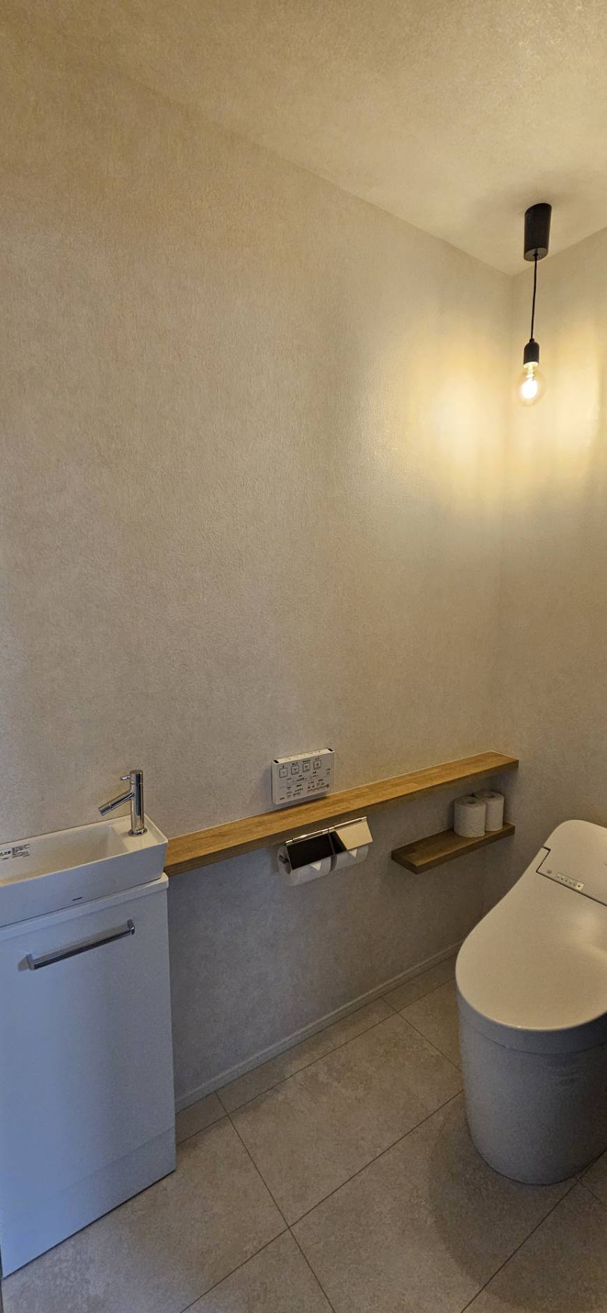 ■２階トイレ
（温水洗浄便座）