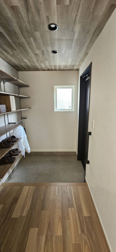 ■玄関・ドア側