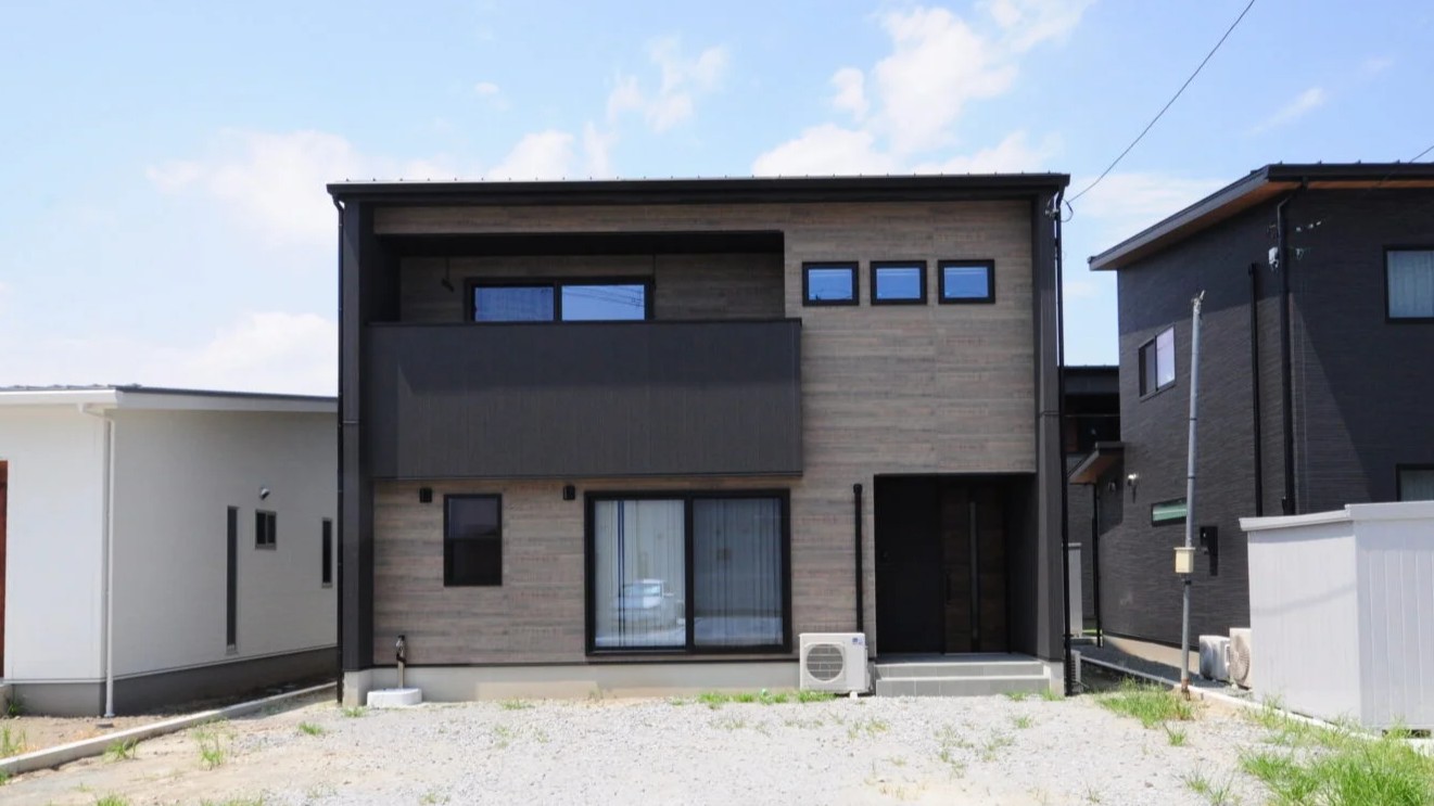 家事楽動線を充実。 ファミリークロークのある住まい。（甲府市上町）