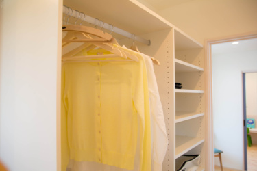 ウォークインクローゼットのある平屋住宅とは!?メリット・デメリット、レイアウトの特徴、注意点、事例を紹介