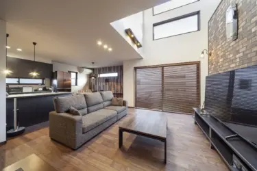 【083】ダークブラウンで統一されたおしゃれなLDK