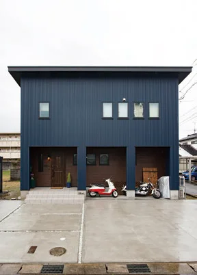 コストを抑えるためセルフビルドで家づくりに積極的に参加、どこを切り取っても絵になる空間