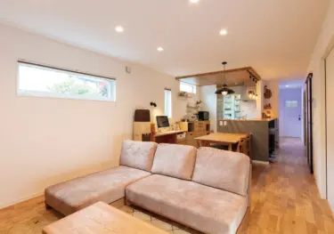 お気に入りの家具に囲まれてたくさんの遊びを取り入れた、趣味を楽しむ家