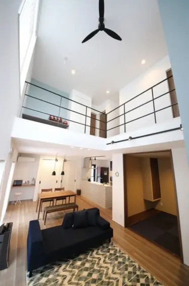 テーマは小さな美術館！オシャレで開放的な空間を実現した、ワクワクする家