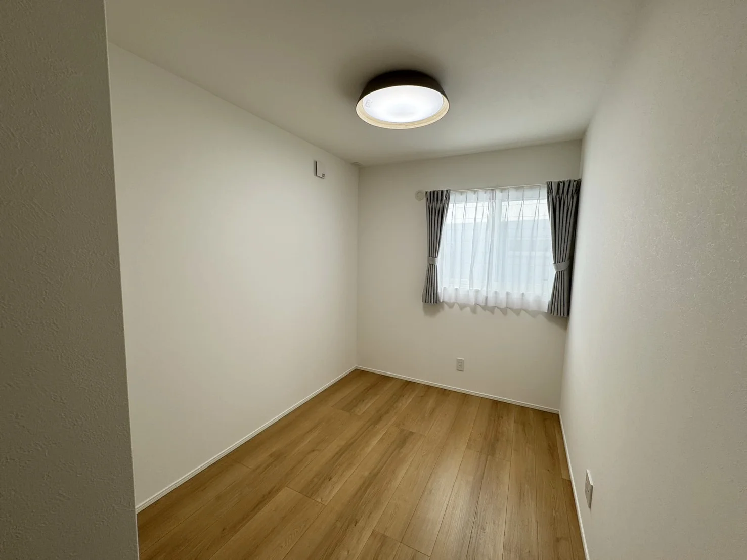 子供部屋（窓側）