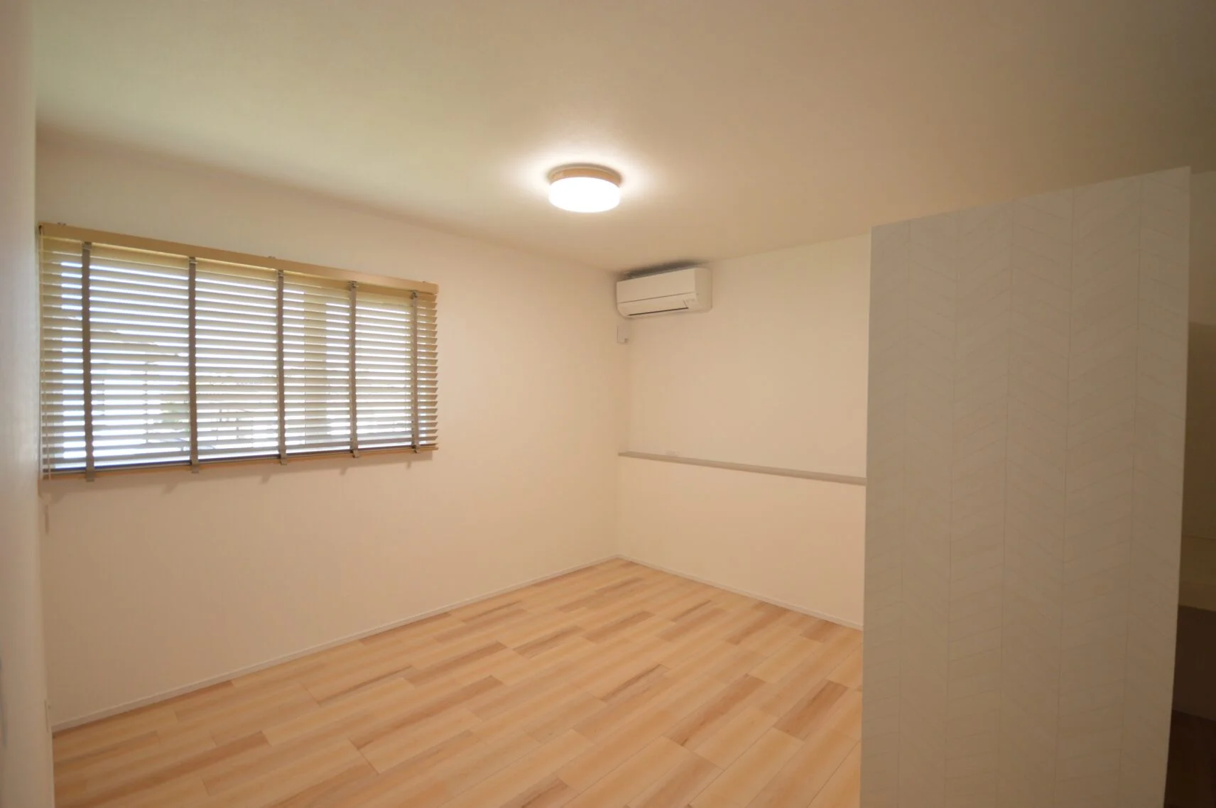 ■寝室
ナチュラルな雰囲気でリラックスできる寝室