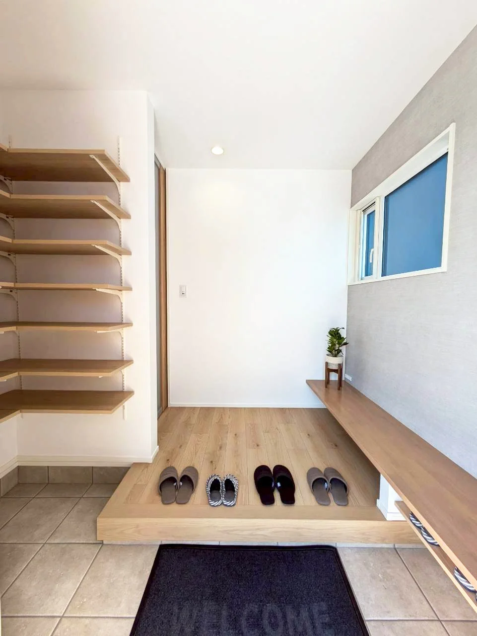 ■玄関・ホール