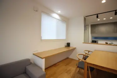 内観（ダイニング横のカウンター）