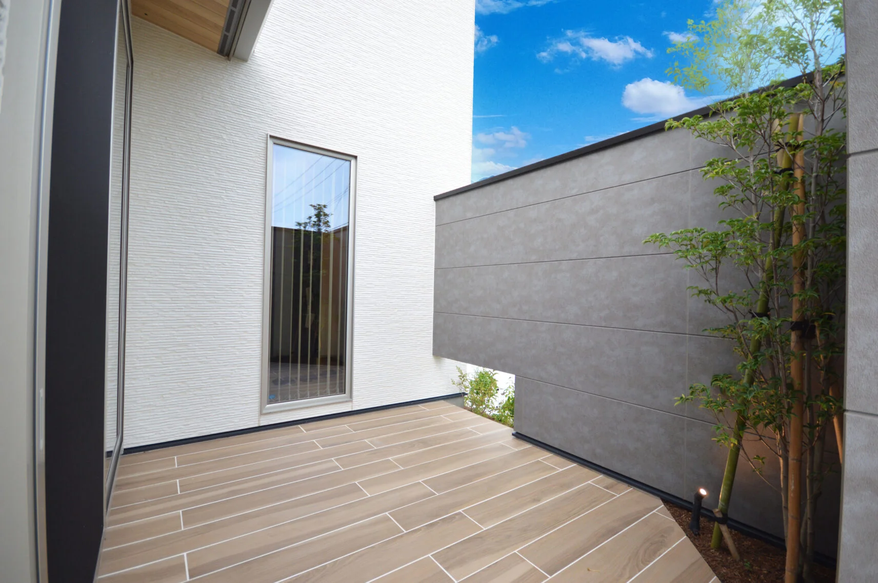 外観（プライべートテラス／建物側）