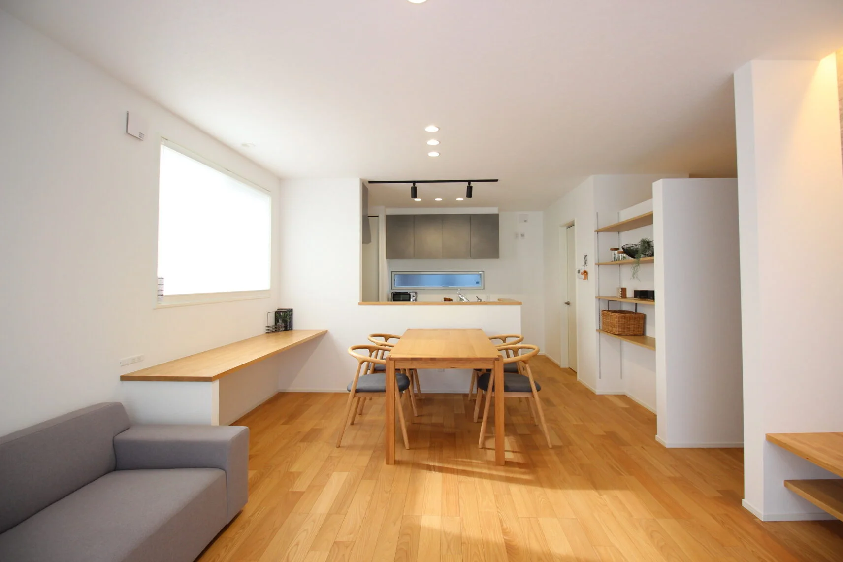 内観（リビング・ダイニング２）