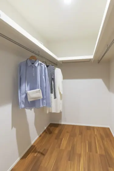 ■ウォークインクローゼット（２．３帖分）