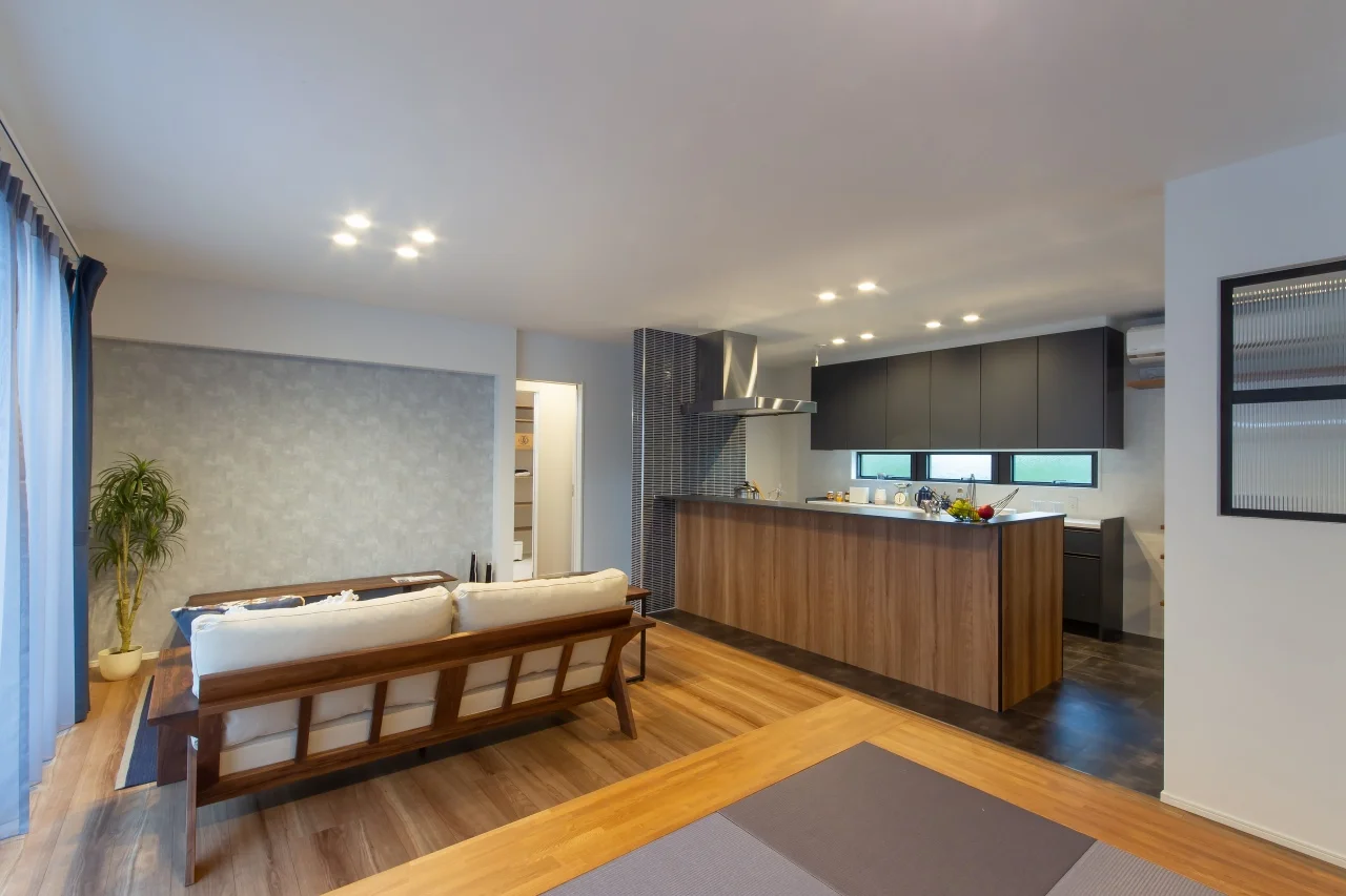 タタミコーナーから見えるLDK