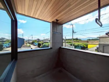 ■屋根付きで安心のインナーバルコニー