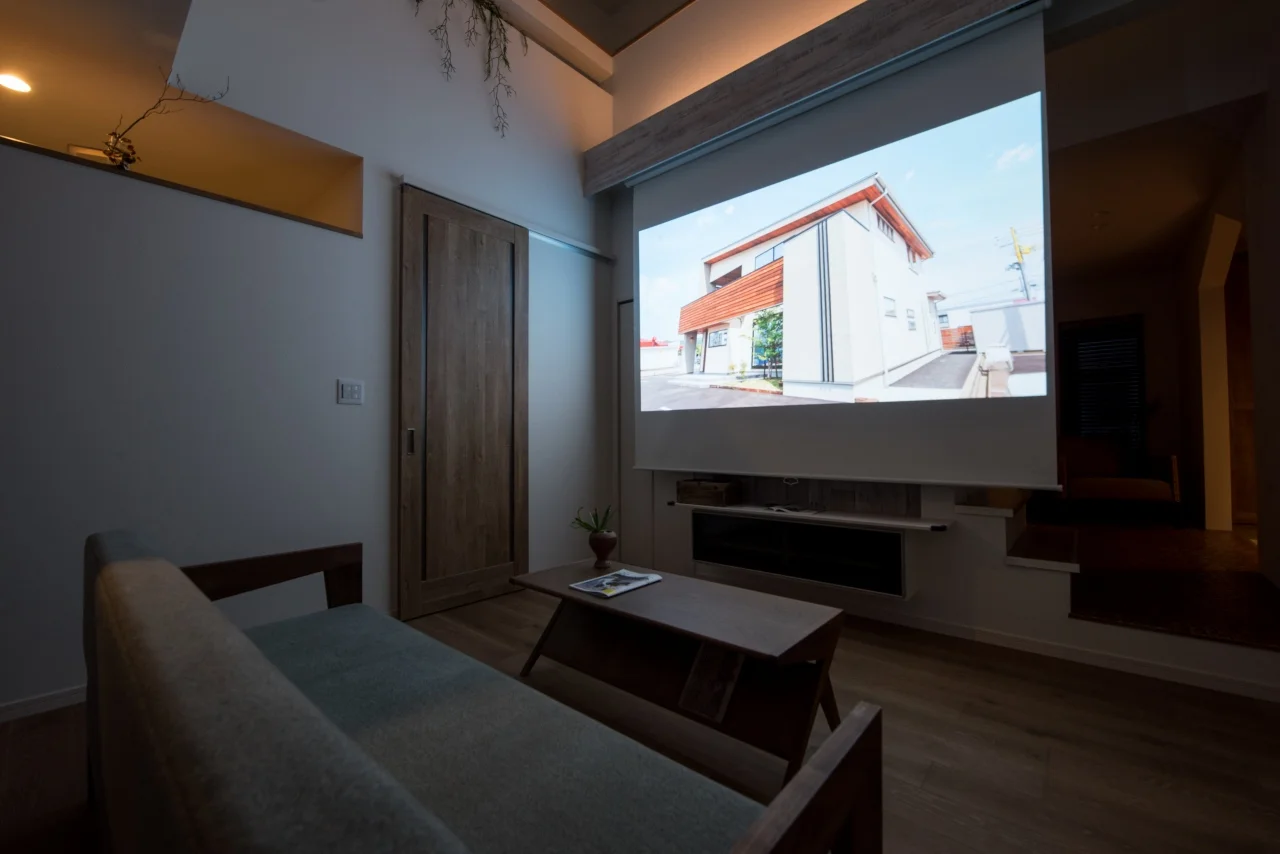 シアタースペースになるリビング