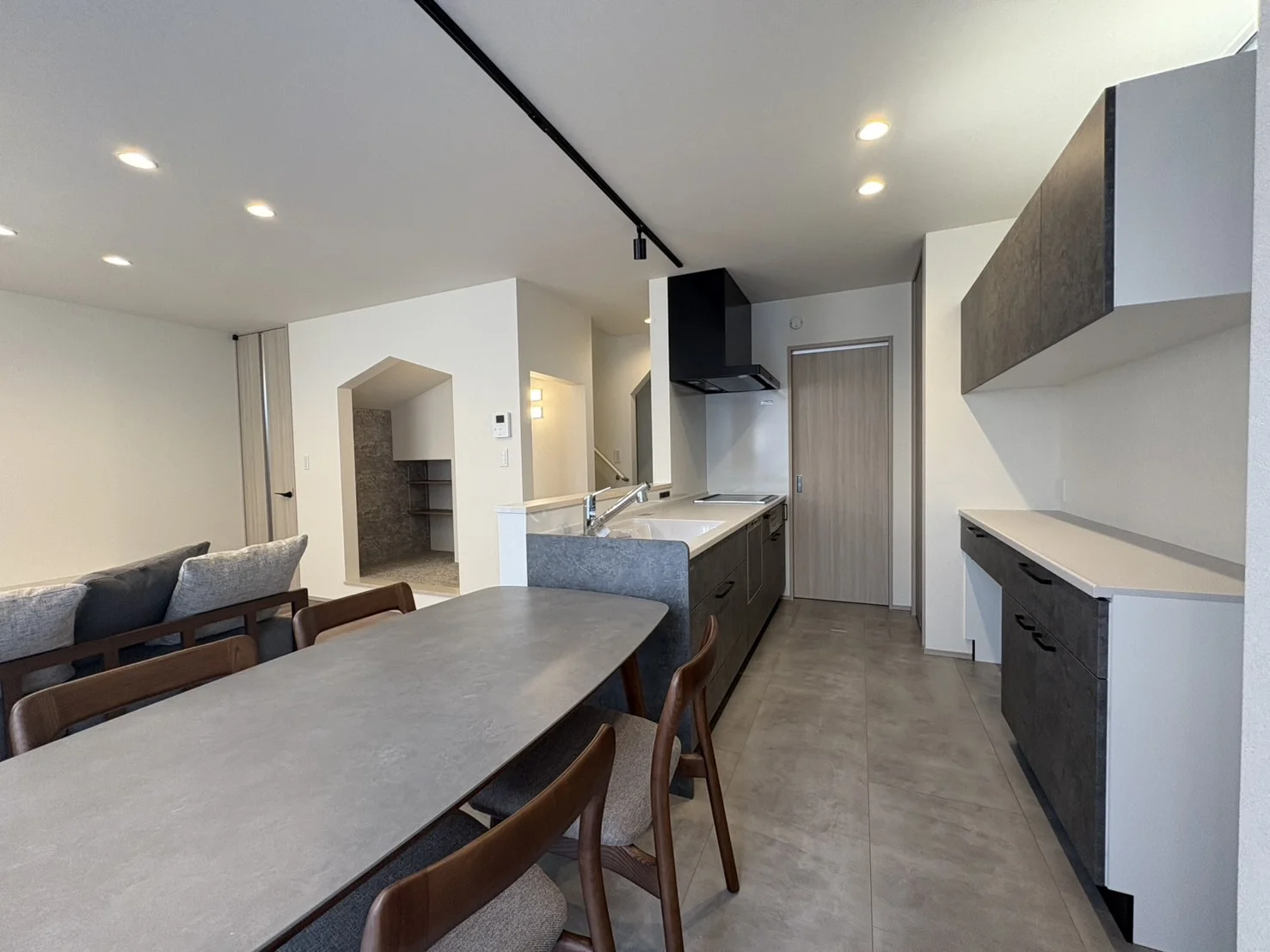 キッチン・食器棚