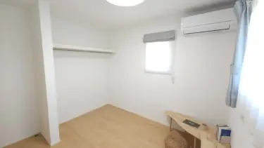 子供室・Ａタイプ（収納側）・・・嬉しいエアコン付き！