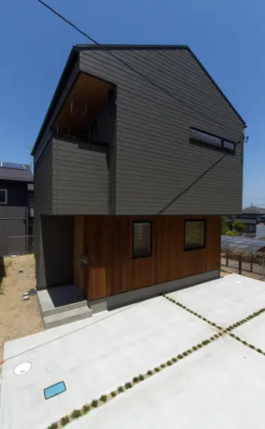 【038】無垢材をふんだんに使った個性あふれる住まい