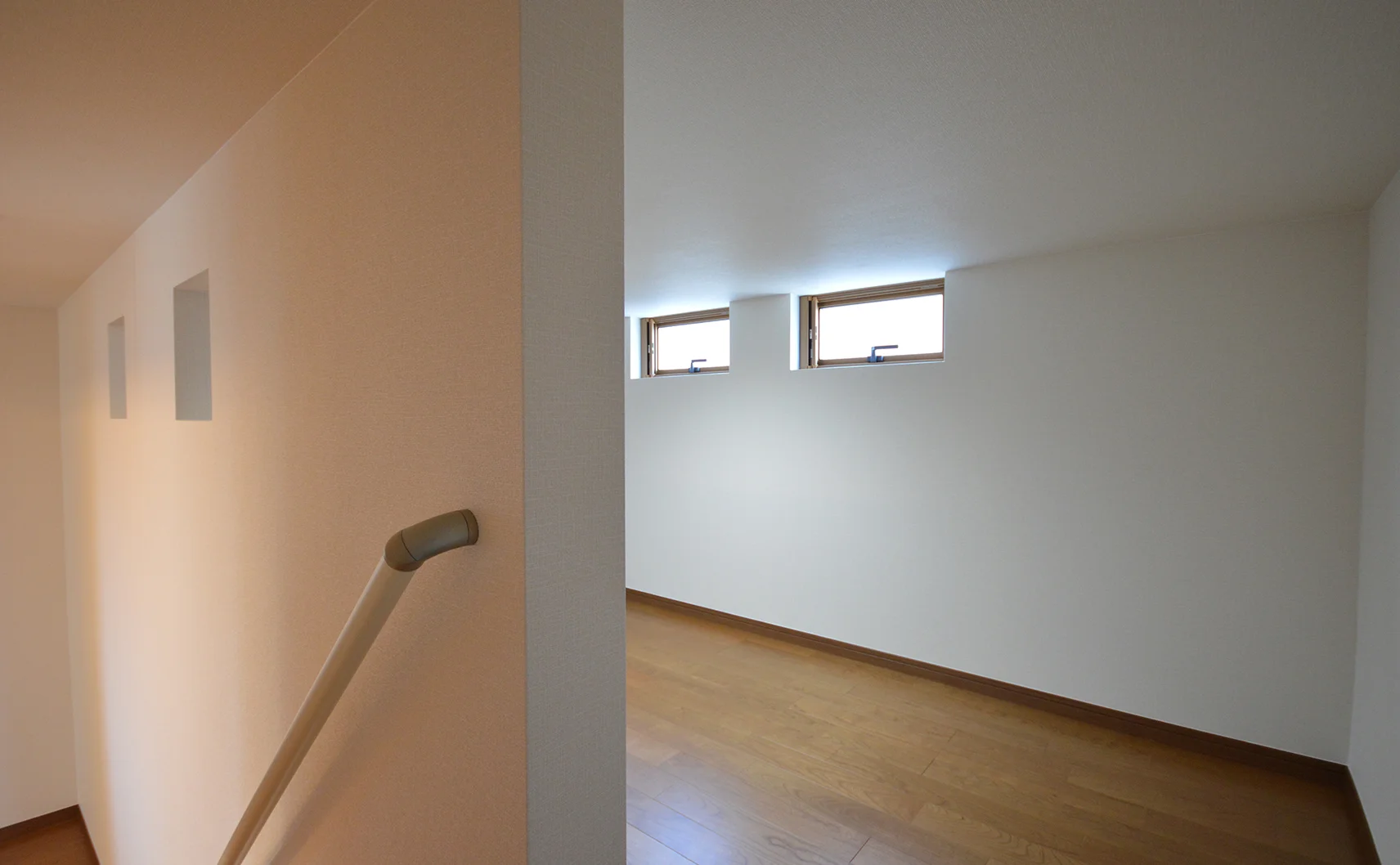 吹抜け上の小屋裏収納