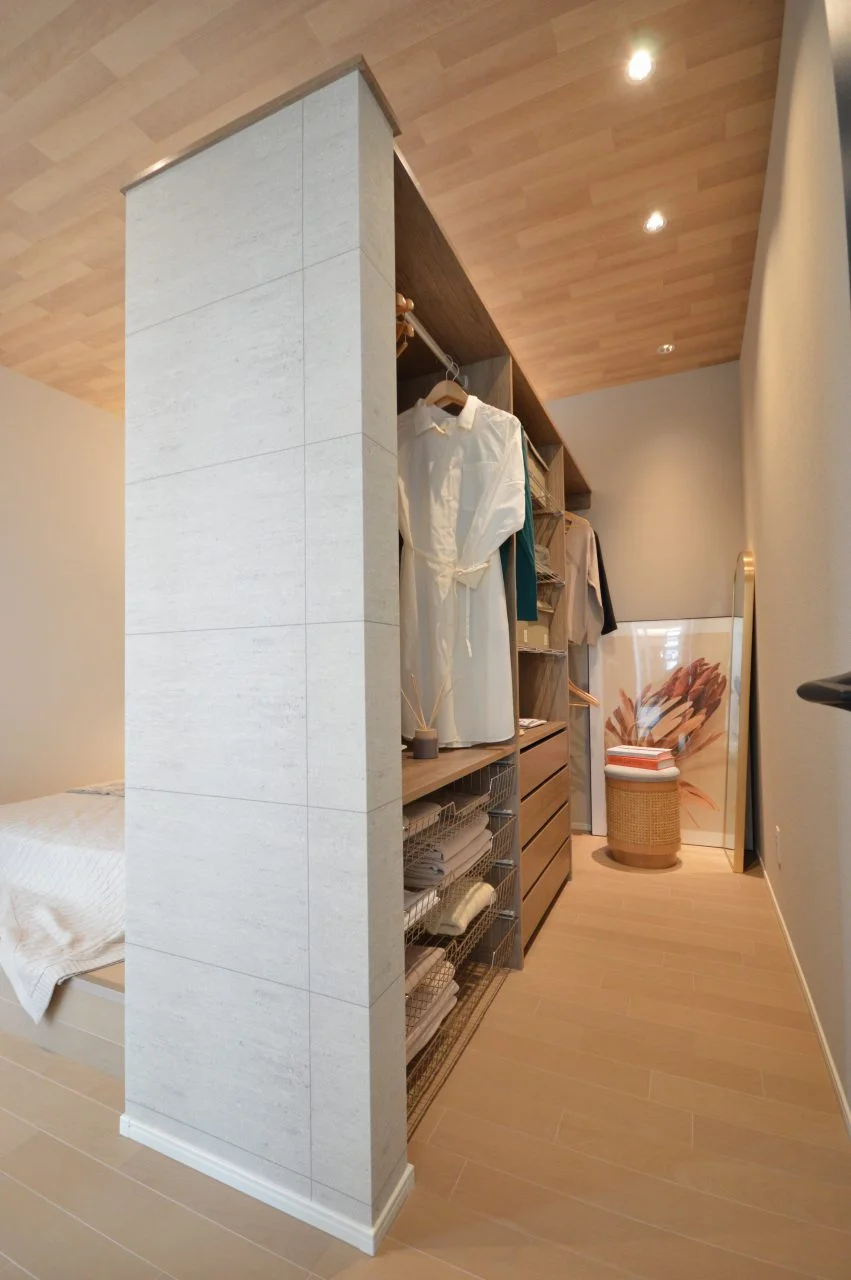 寝室にも大容量のクローゼット。