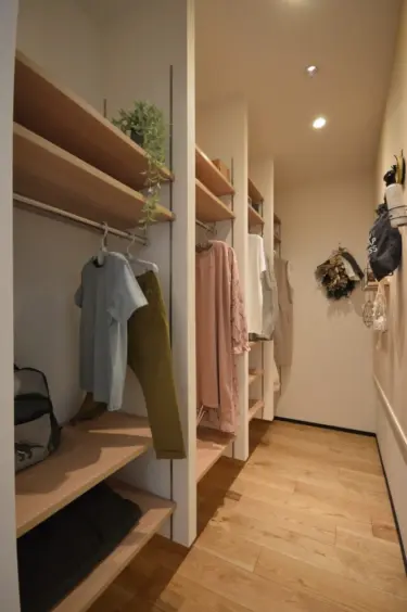 脱衣室から行き来できるファミリークローク。