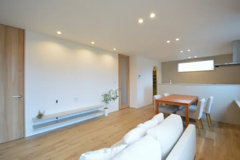 フロートテレビボードで床面のお掃除もしやすく。