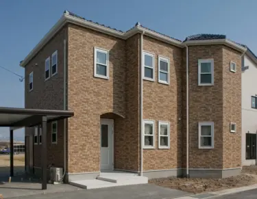 【011】可愛さをあしらった多角形の家