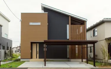 【036】シンプルモダンな外観とのギャップが心地よい住まい